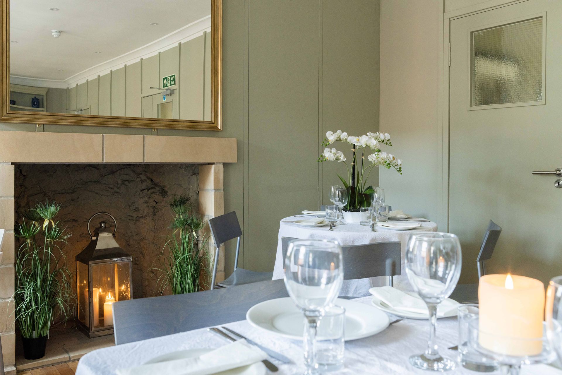 Carlyle House Café fine dining area